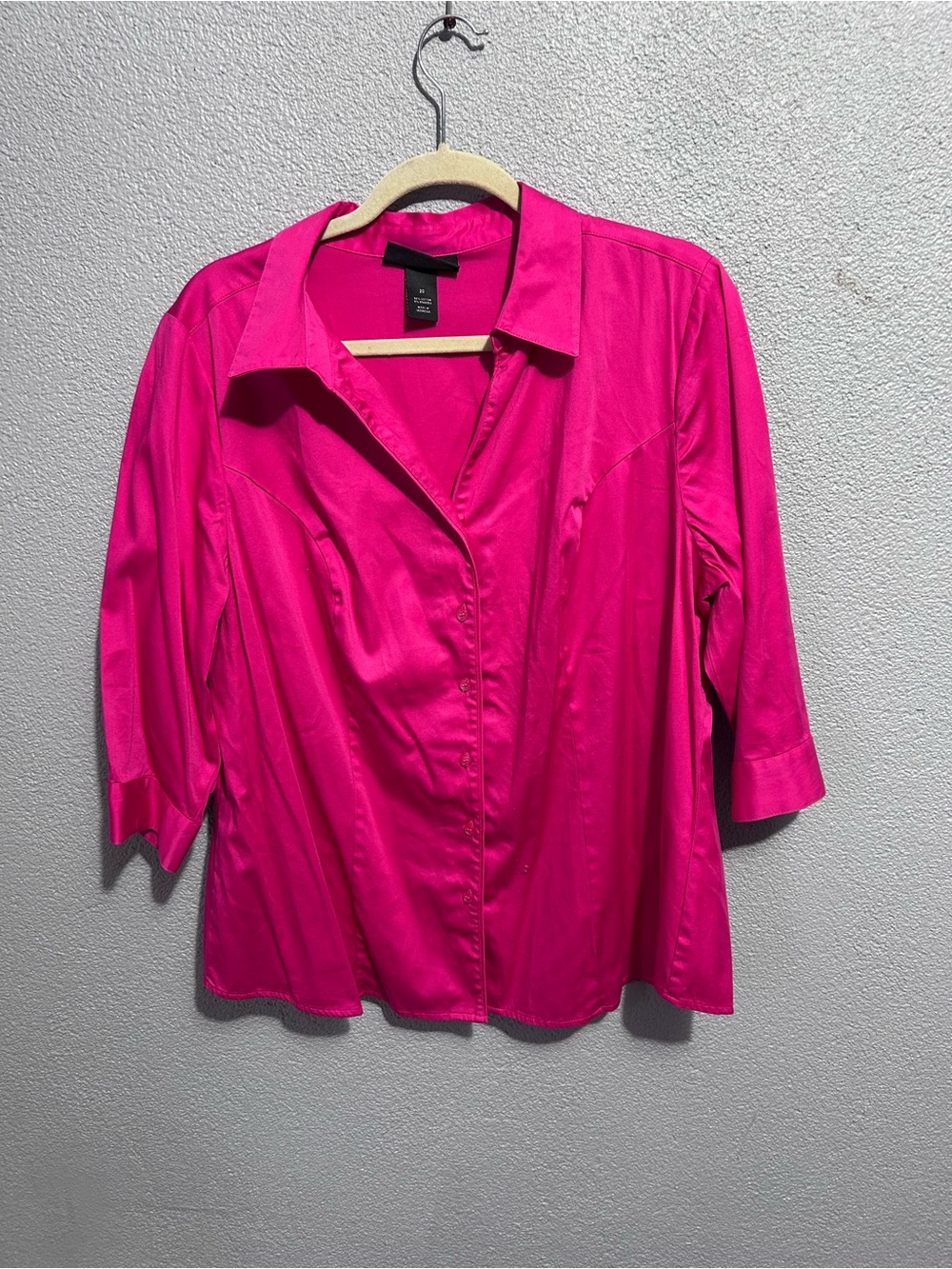 NWOT magenta pink button down with 3/4 length sleeves